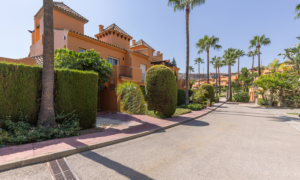 Stylishly renovated semi-detached villa for sale with large private pool in Marbella - Benahavis 56439