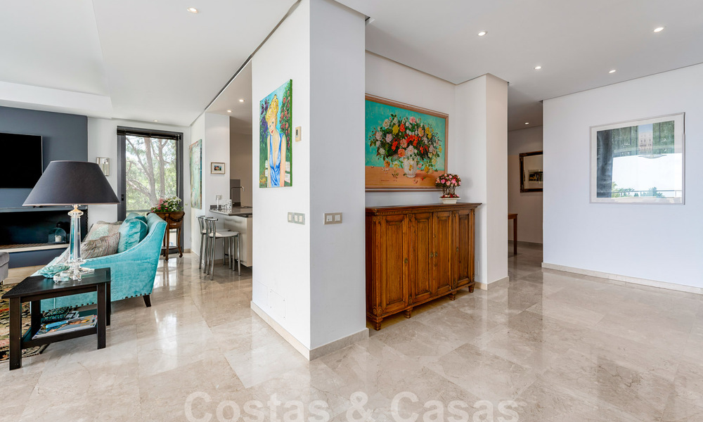 Luxurious, modern-Mediterranean apartment for sale near Sierra Blanca on Marbella's Golden Mile 57416