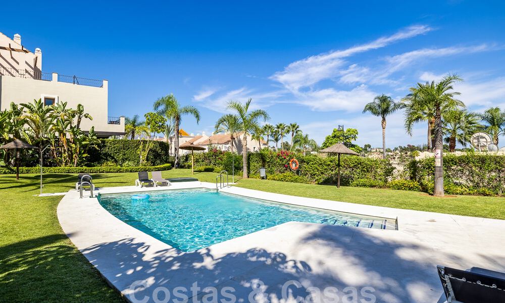 Spacious townhouse for sale with 4 bedrooms and sea views, in a gated complex on the New Golden Mile between Marbella and Estepona 57081