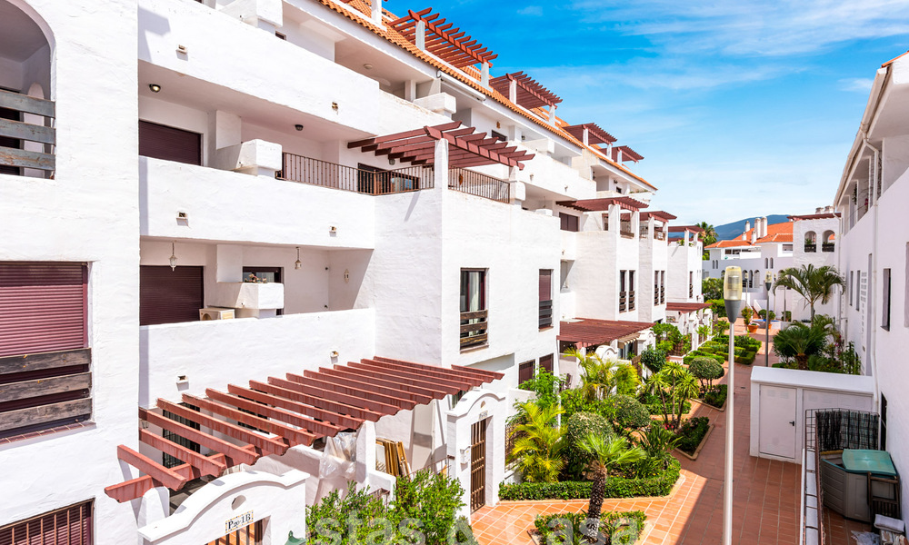 Contemporary renovated penthouse for sale within walking distance of all amenities and Puerto Banus in Nueva Andalucia, Marbella 57423