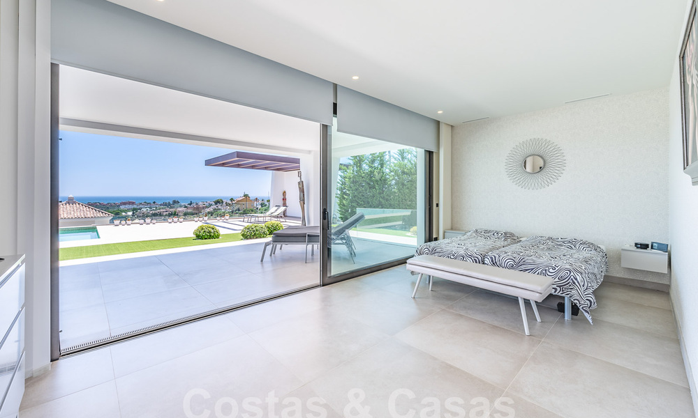 Ultramodern luxury villa for sale with sea views in a five-star golf resort in Marbella - Benahavis 57602