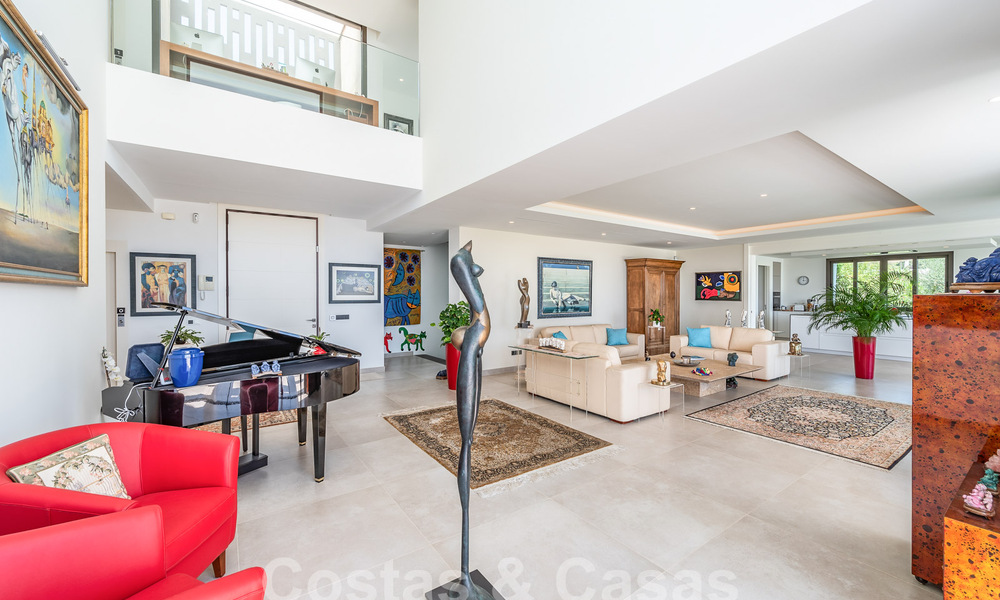 Ultramodern luxury villa for sale with sea views in a five-star golf resort in Marbella - Benahavis 57611