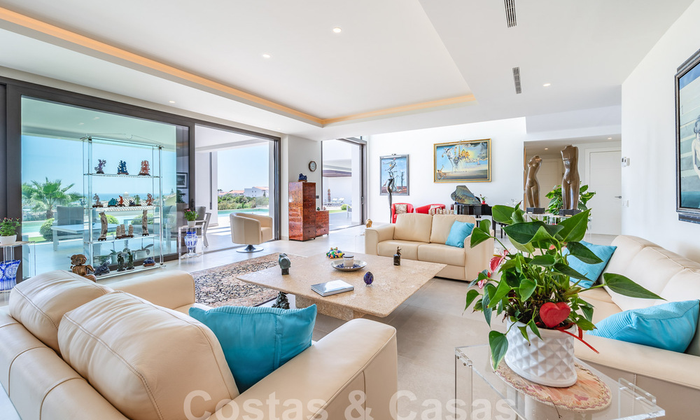 Ultramodern luxury villa for sale with sea views in a five-star golf resort in Marbella - Benahavis 57612