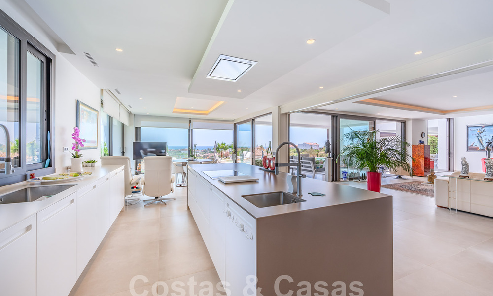 Ultramodern luxury villa for sale with sea views in a five-star golf resort in Marbella - Benahavis 57614