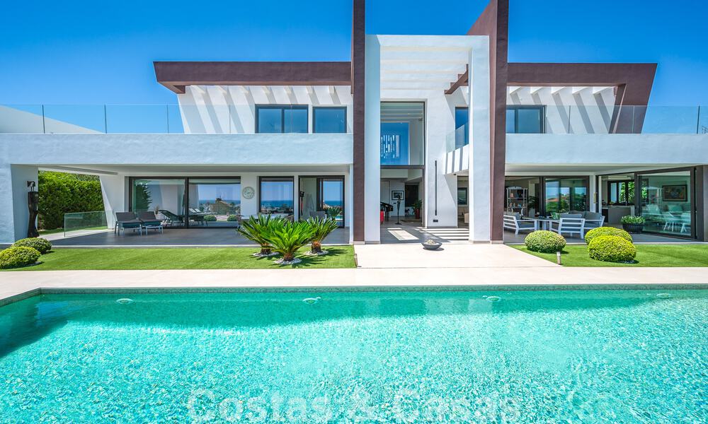 Ultramodern luxury villa for sale with sea views in a five-star golf resort in Marbella - Benahavis 57615