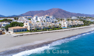 Fantastic, frontline beach apartment for sale with frontal sea views minutes from Estepona centre 57053 