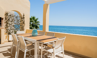 Fantastic, frontline beach apartment for sale with frontal sea views minutes from Estepona centre 57073