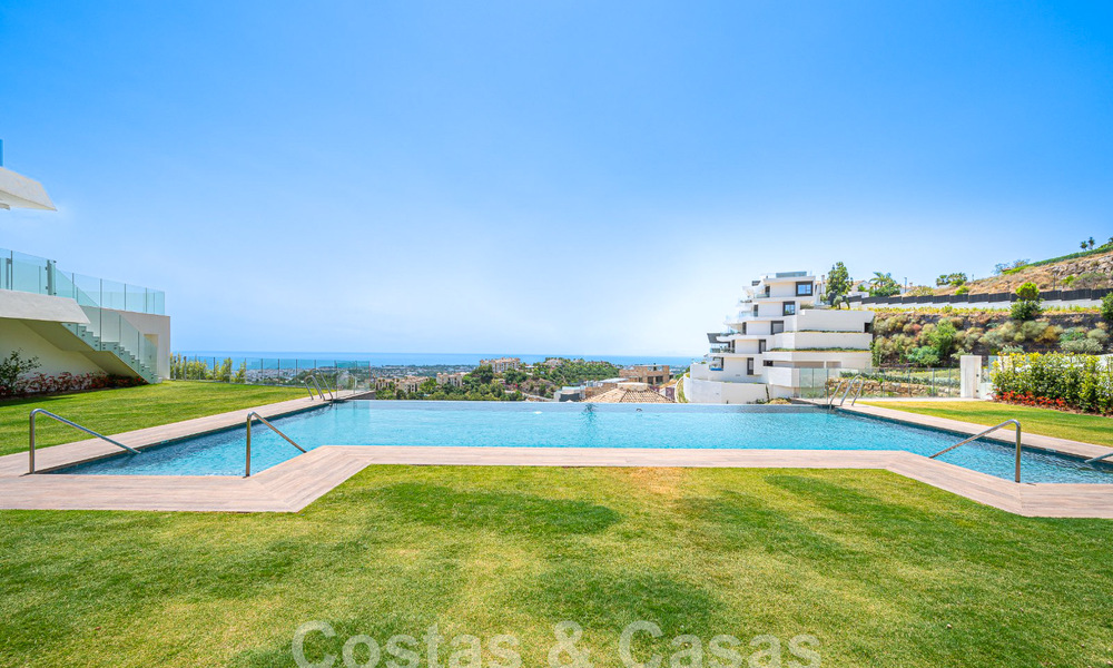 Boutique apartment for sale with panoramic sea views, in gated complex in the hills of Marbella - Benahavis 57765