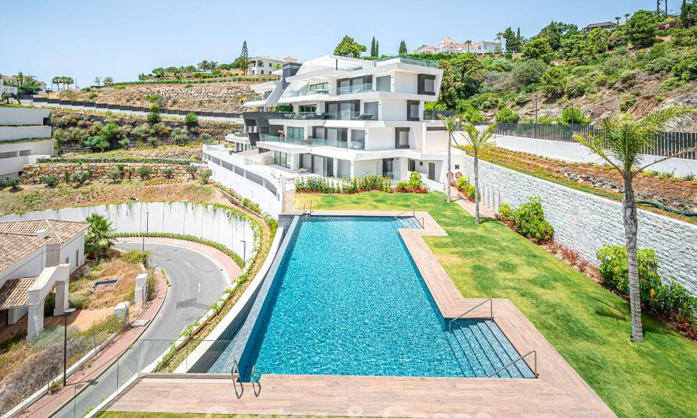 Sophisticated apartment for sale with phenomenal views, in an exclusive complex in Marbella - Benahavis 58183