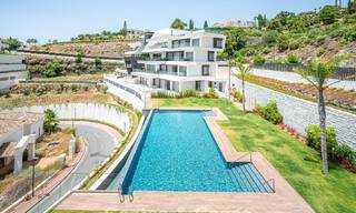 Sophisticated apartment for sale with phenomenal views, in an exclusive complex in Marbella - Benahavis 58183 