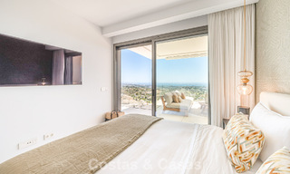 Sophisticated apartment for sale with phenomenal views, in an exclusive complex in Marbella - Benahavis 58190 