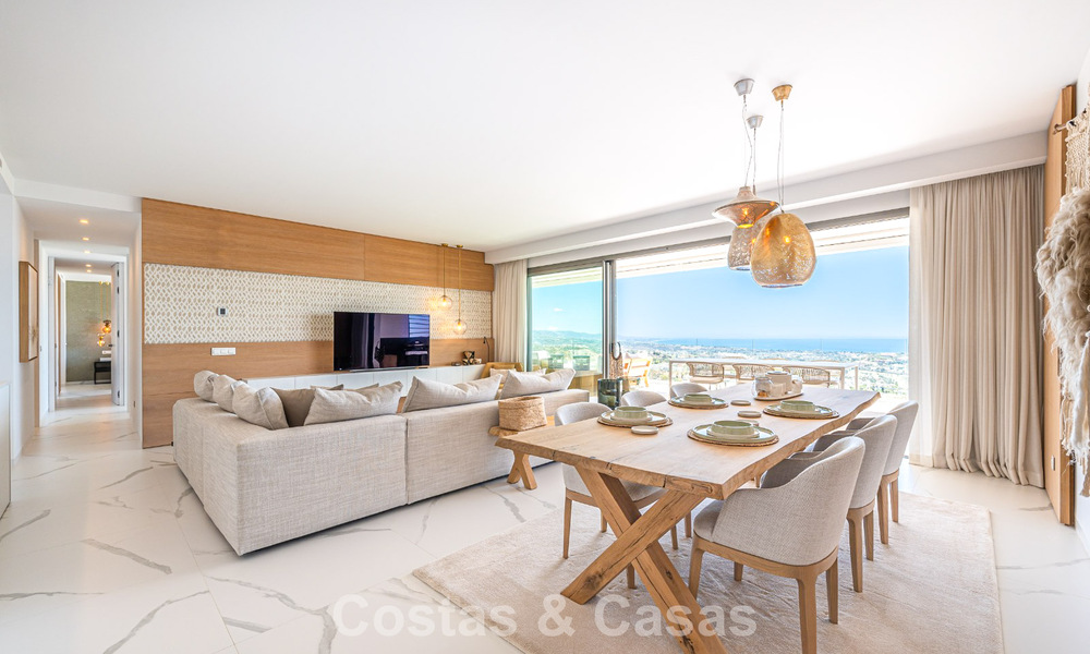 Sophisticated apartment for sale with phenomenal views, in an exclusive complex in Marbella - Benahavis 58204