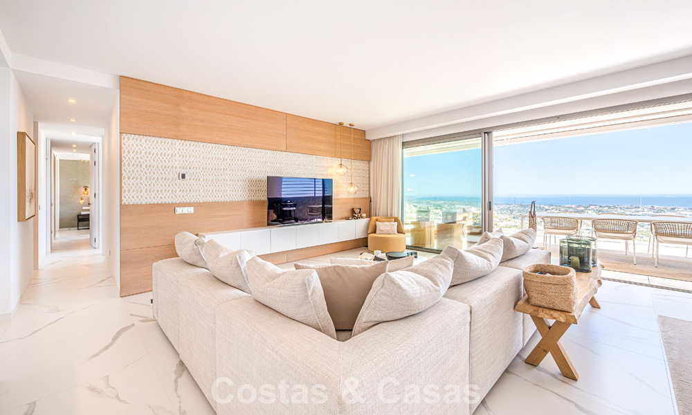 Sophisticated apartment for sale with phenomenal views, in an exclusive complex in Marbella - Benahavis 58205