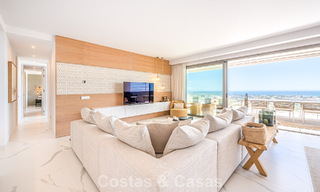 Sophisticated apartment for sale with phenomenal views, in an exclusive complex in Marbella - Benahavis 58205 