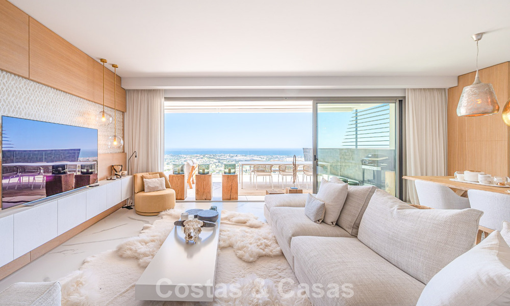 Sophisticated apartment for sale with phenomenal views, in an exclusive complex in Marbella - Benahavis 58210
