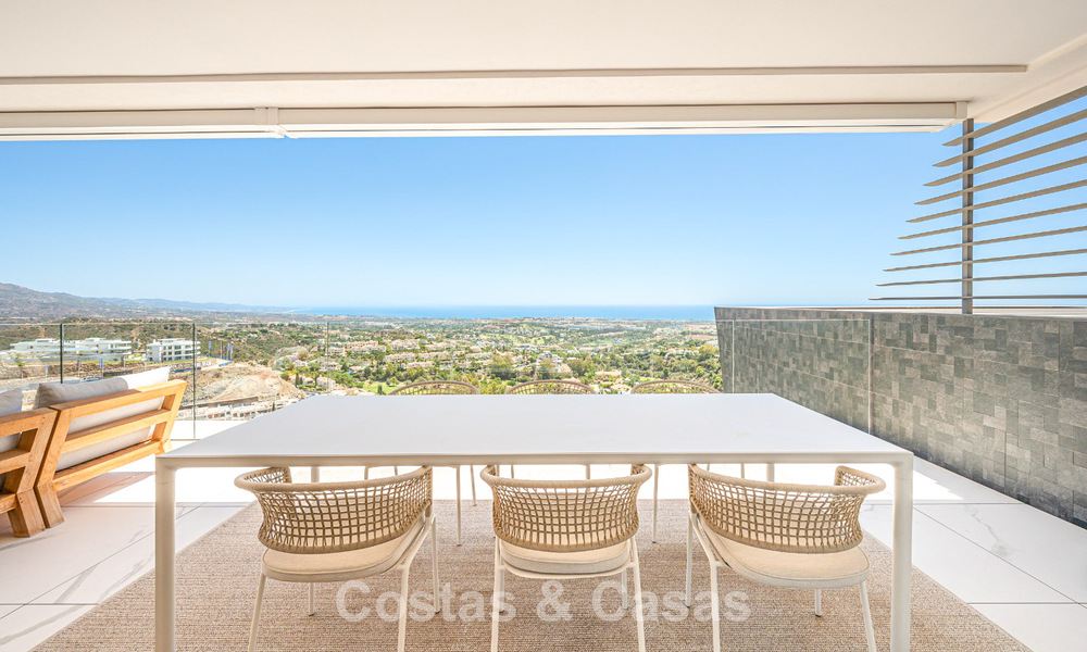 Sophisticated apartment for sale with phenomenal views, in an exclusive complex in Marbella - Benahavis 58211