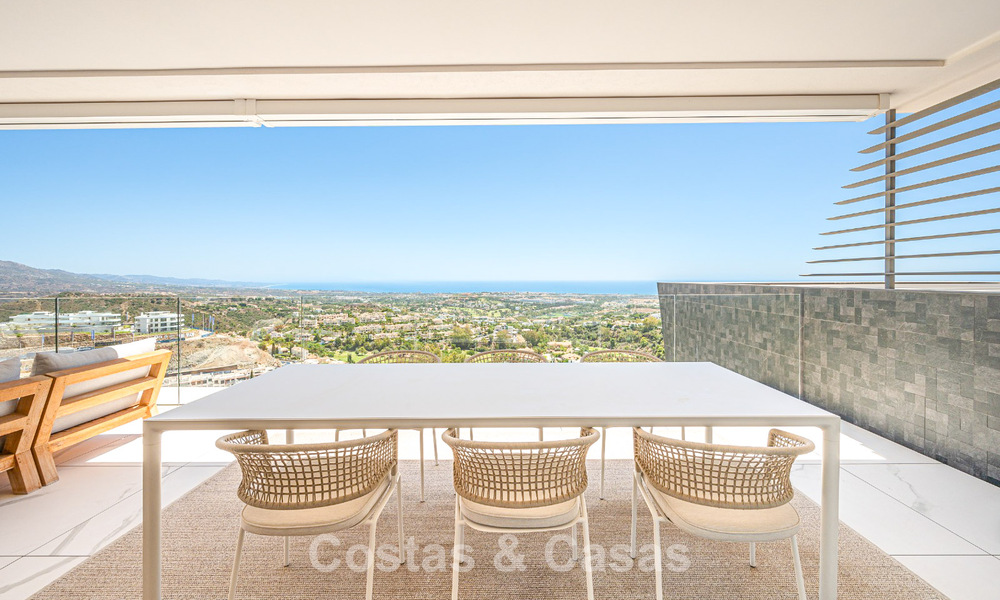 Sophisticated apartment for sale with phenomenal views, in an exclusive complex in Marbella - Benahavis 58211
