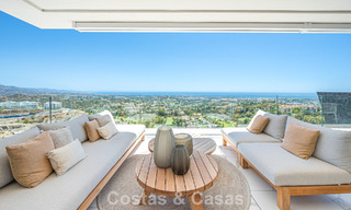 Sophisticated apartment for sale with phenomenal views, in an exclusive complex in Marbella - Benahavis 58214 