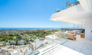 Sophisticated apartment for sale with phenomenal views, in an exclusive complex in Marbella - Benahavis 58216 