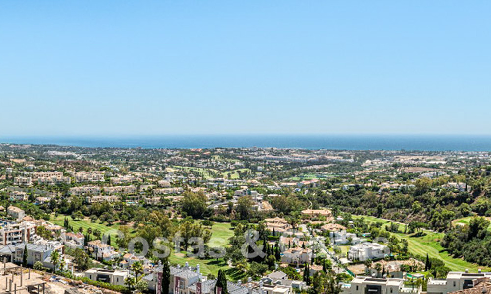 Sophisticated apartment for sale with phenomenal views, in an exclusive complex in Marbella - Benahavis 58219