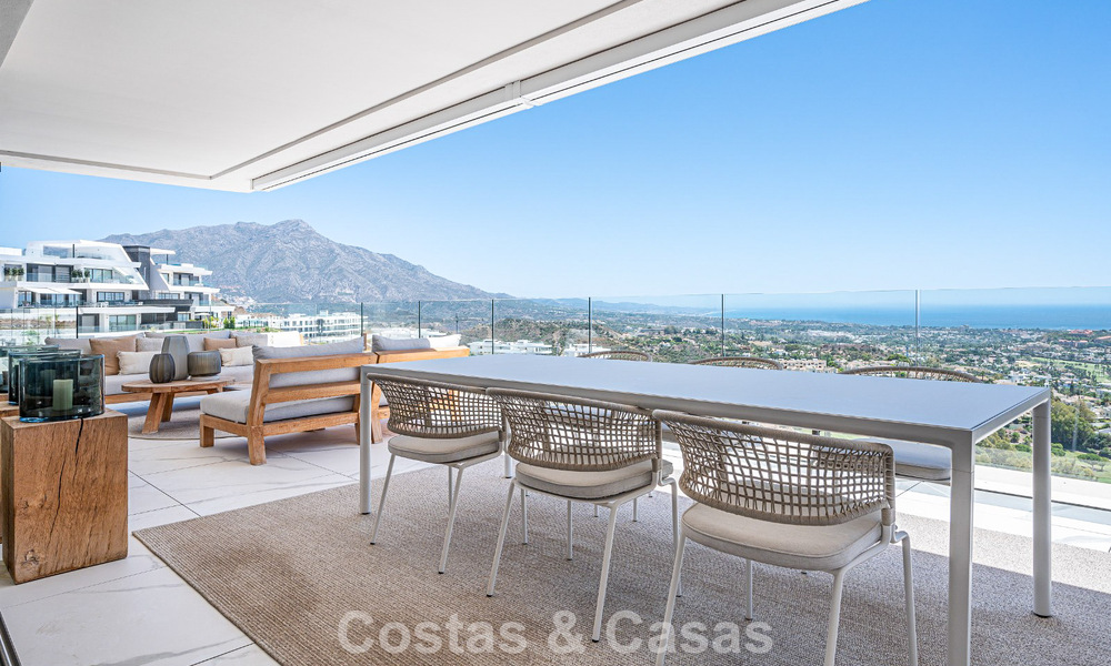 Sophisticated apartment for sale with phenomenal views, in an exclusive complex in Marbella - Benahavis 58221