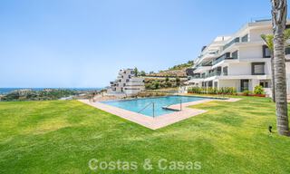 Sophisticated apartment for sale with phenomenal views, in an exclusive complex in Marbella - Benahavis 58227 