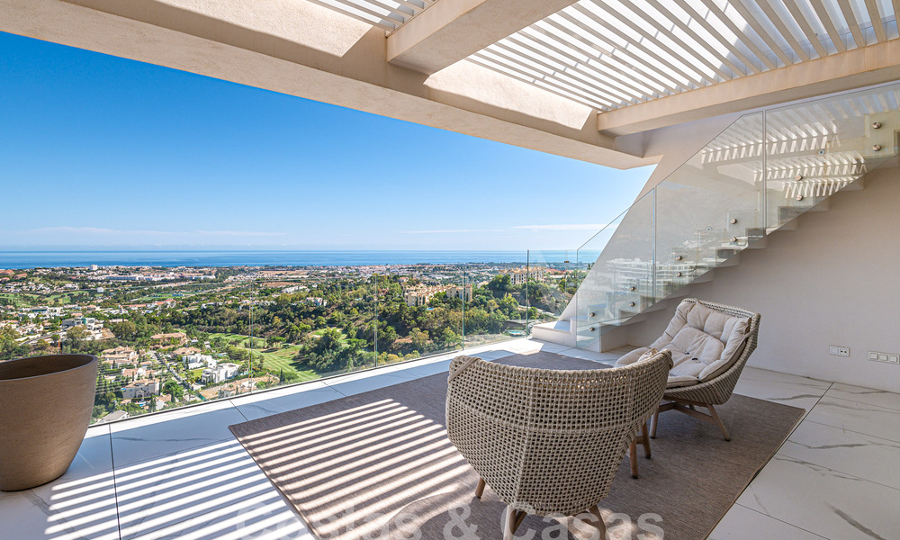 First-class penthouse for sale with private pool and panoramic sea views in the hills of Marbella - Benahavis 58444