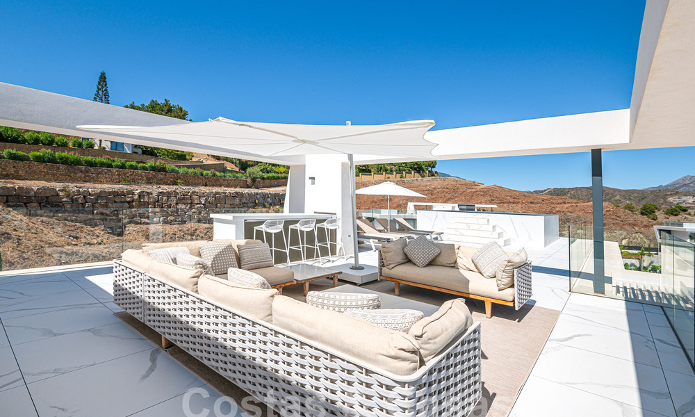 First-class penthouse for sale with private pool and panoramic sea views in the hills of Marbella - Benahavis 58446