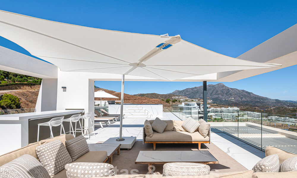 First-class penthouse for sale with private pool and panoramic sea views in the hills of Marbella - Benahavis 58447