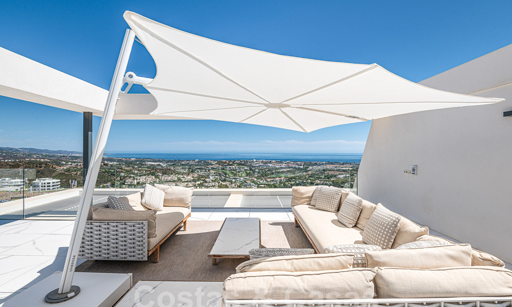 First-class penthouse for sale with private pool and panoramic sea views in the hills of Marbella - Benahavis 58450