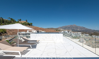 First-class penthouse for sale with private pool and panoramic sea views in the hills of Marbella - Benahavis 58452 