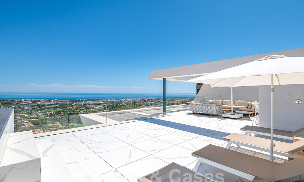 First-class penthouse for sale with private pool and panoramic sea views in the hills of Marbella - Benahavis 58454