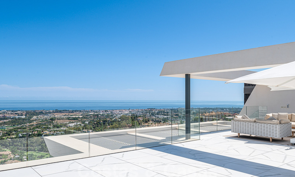 First-class penthouse for sale with private pool and panoramic sea views in the hills of Marbella - Benahavis 58455