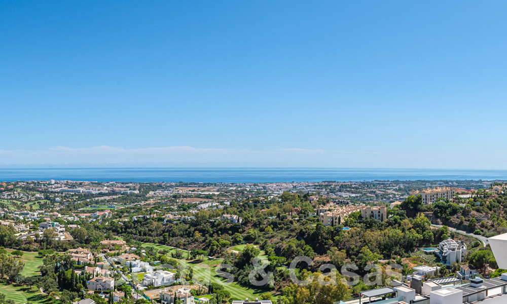 First-class penthouse for sale with private pool and panoramic sea views in the hills of Marbella - Benahavis 58458