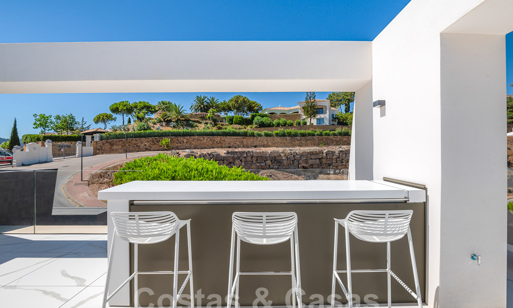 First-class penthouse for sale with private pool and panoramic sea views in the hills of Marbella - Benahavis 58462