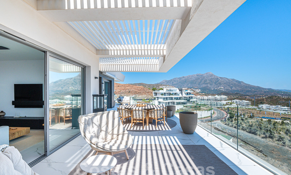 First-class penthouse for sale with private pool and panoramic sea views in the hills of Marbella - Benahavis 58463