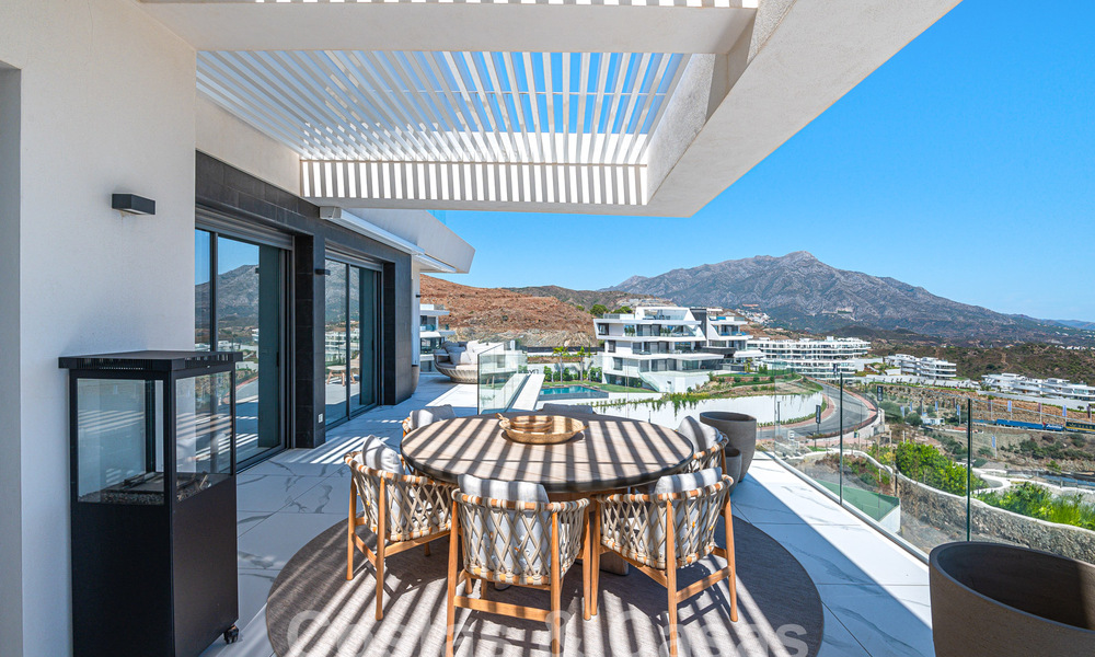 First-class penthouse for sale with private pool and panoramic sea views in the hills of Marbella - Benahavis 58465