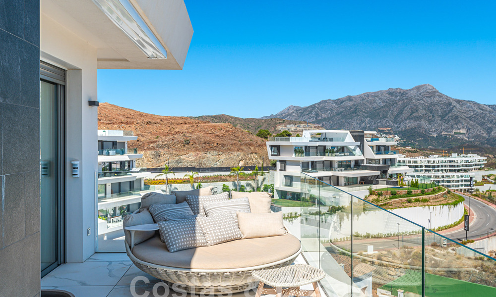 First-class penthouse for sale with private pool and panoramic sea views in the hills of Marbella - Benahavis 58468