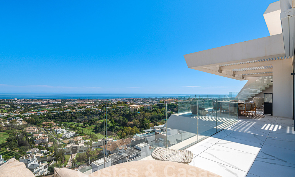 First-class penthouse for sale with private pool and panoramic sea views in the hills of Marbella - Benahavis 58470
