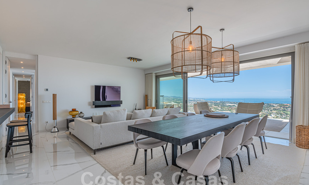 First-class penthouse for sale with private pool and panoramic sea views in the hills of Marbella - Benahavis 58473