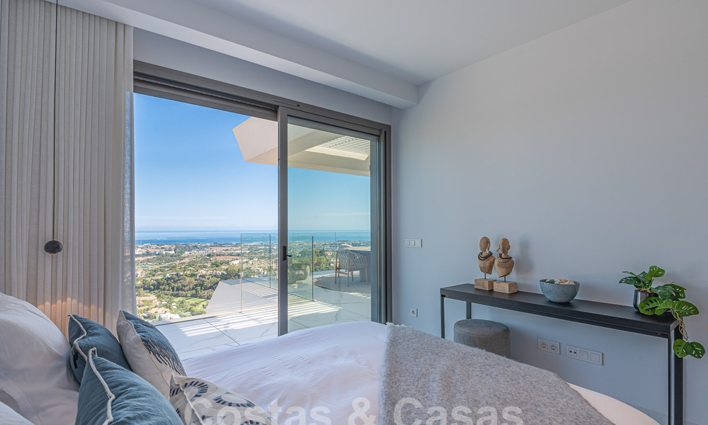 First-class penthouse for sale with private pool and panoramic sea views in the hills of Marbella - Benahavis 58486