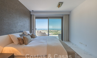 First-class penthouse for sale with private pool and panoramic sea views in the hills of Marbella - Benahavis 58487 