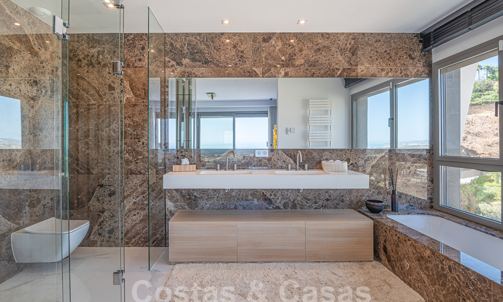 First-class penthouse for sale with private pool and panoramic sea views in the hills of Marbella - Benahavis 58491