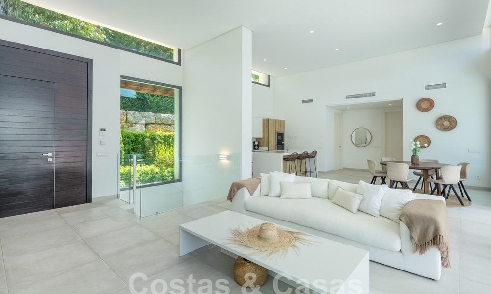 Contemporary villa for sale in gated urbanisation on the New Golden Mile between Marbella and Estepona 57845