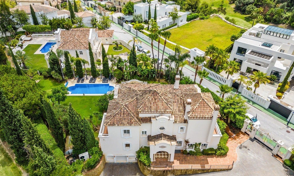 Luxury villa in a classic Spanish style for sale in gated golf resort of La Quinta, Marbella - Benahavis 58240