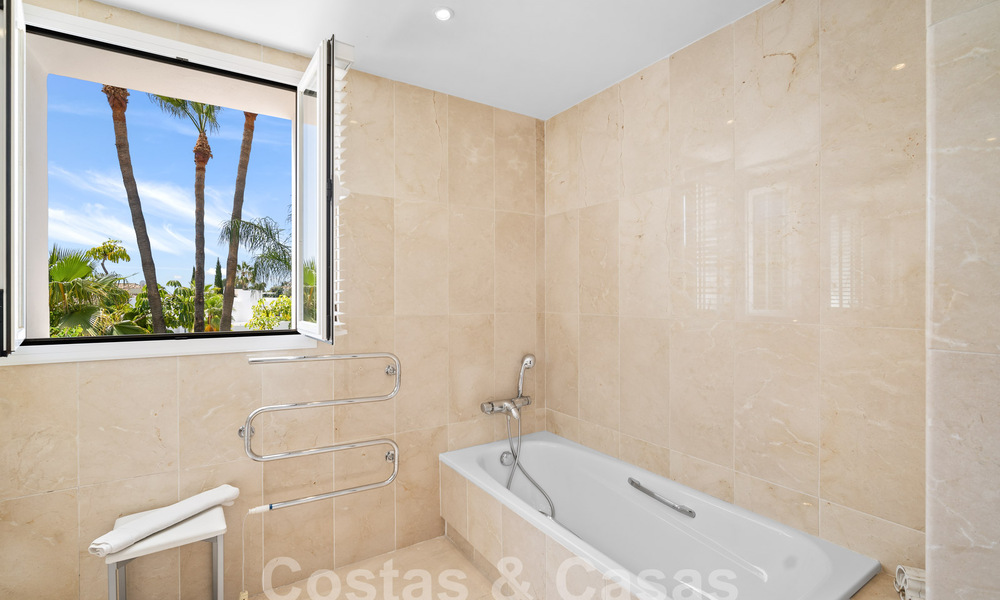 Luxury villa in a classic Spanish style for sale in gated golf resort of La Quinta, Marbella - Benahavis 58253