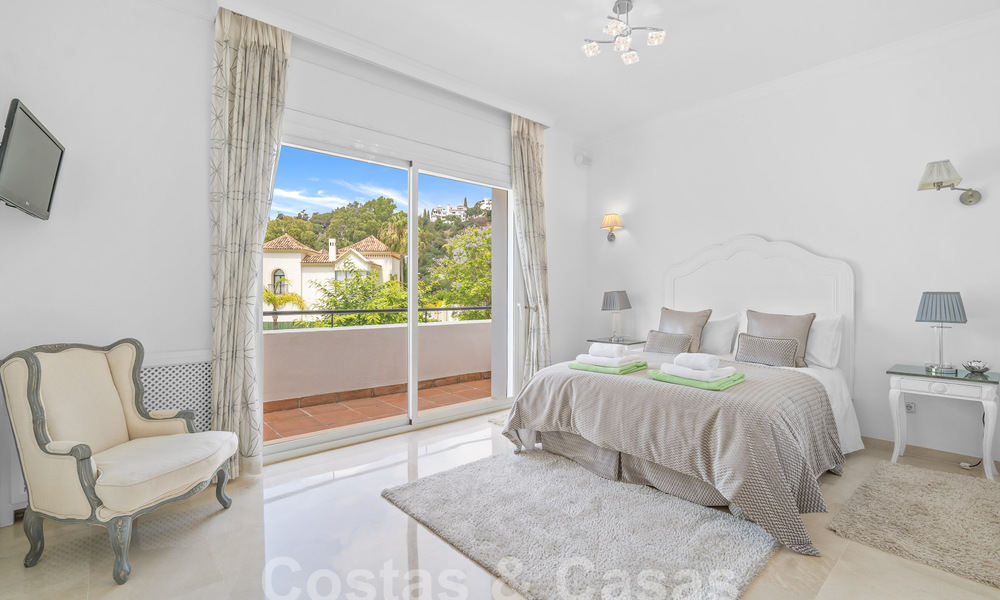 Luxury villa in a classic Spanish style for sale in gated golf resort of La Quinta, Marbella - Benahavis 58254