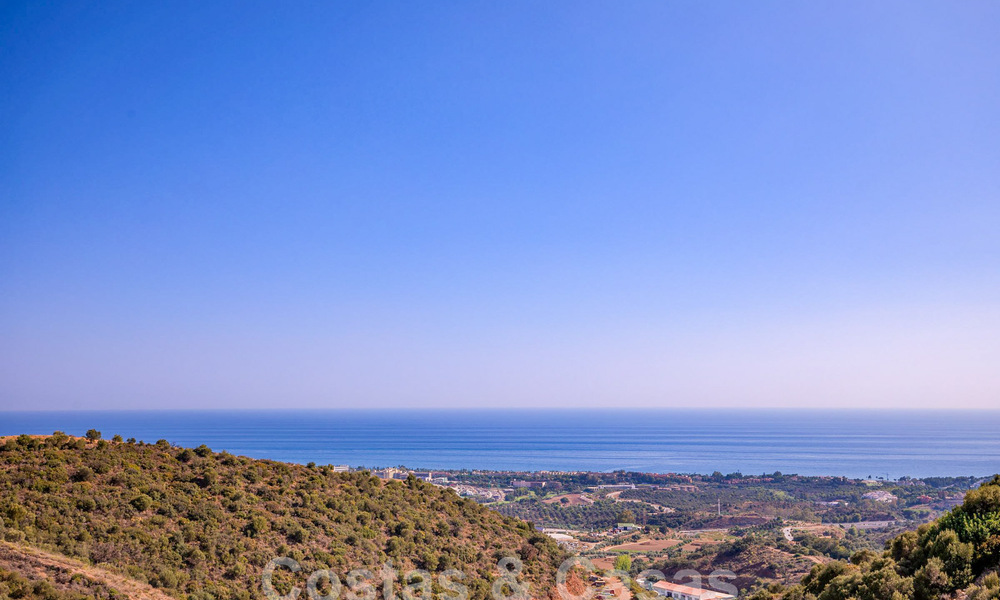 Modern penthouse on one level for sale with panoramic sea views, in a luxury complex of Los Monteros, Marbella 58292