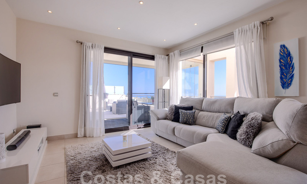 Modern penthouse on one level for sale with panoramic sea views, in a luxury complex of Los Monteros, Marbella 58299