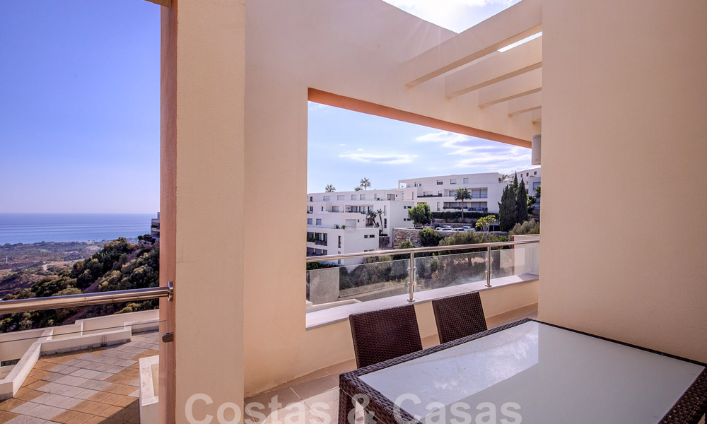Modern penthouse on one level for sale with panoramic sea views, in a luxury complex of Los Monteros, Marbella 58300